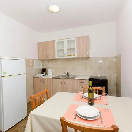 Silvana Lägenhet Supetar